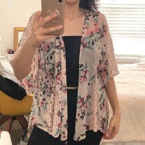 Floral light pink lace detail kimono